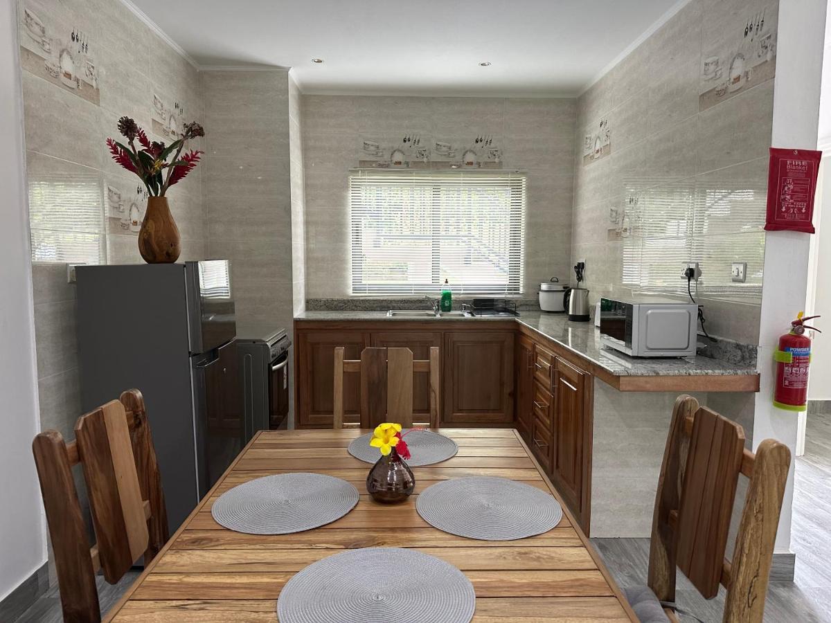 Jasmine Stay Self-Catering Apartments Victoria Buitenkant foto